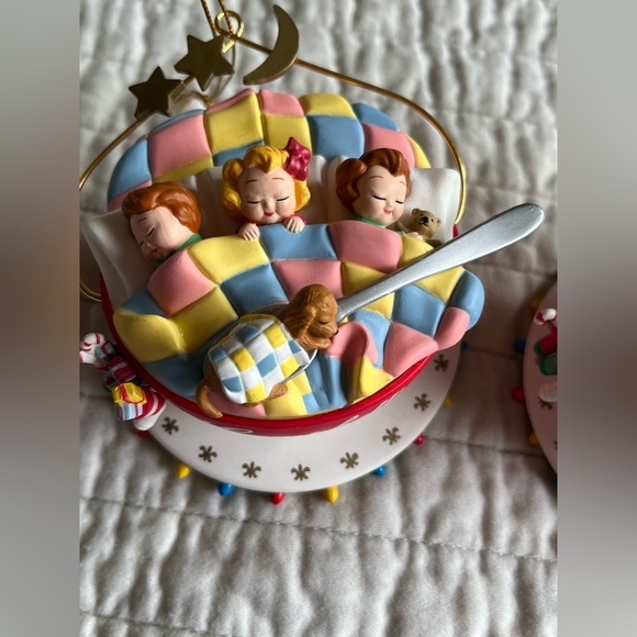 VINTAGE  1993 CAMPBELLS  SOUP KIDS CHRISTMAS ORNAMENT SLEEPING IN BOWL NIB SET 2 - Picture 5 of 5